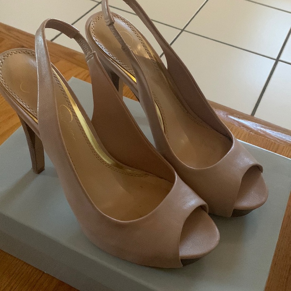 Jessica Simpson size 7.5 pale pink pumps